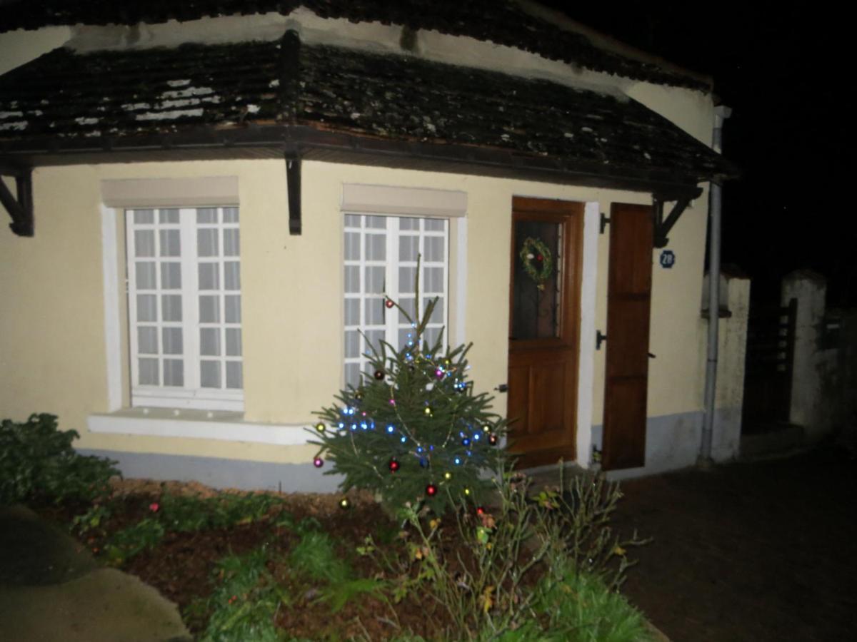 Charmante Maison Pres De Vezelay Voutenay-sur-Cure Exteriör bild